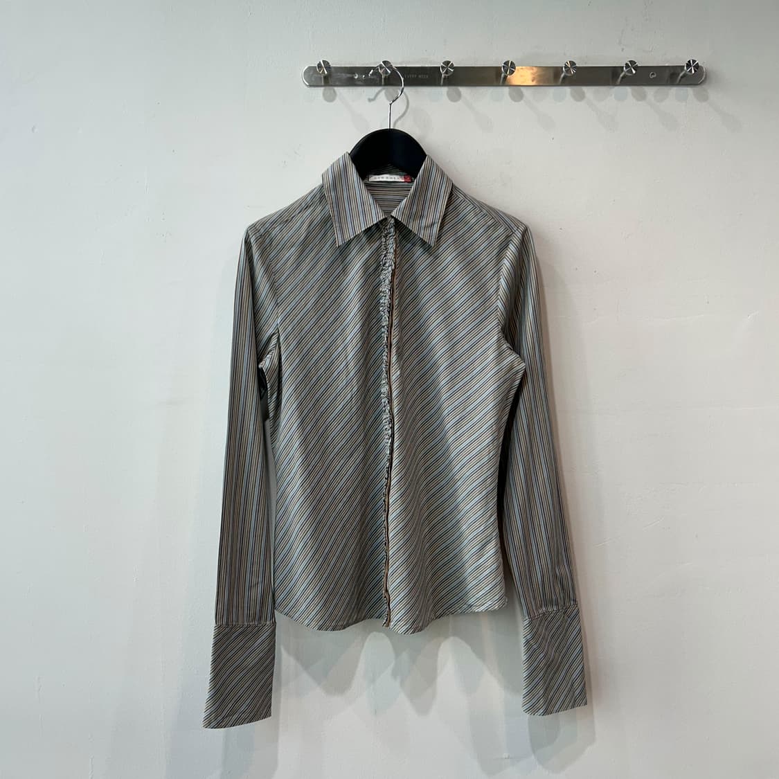 스트라이프 패턴 슬림 셔츠 상품이미지1