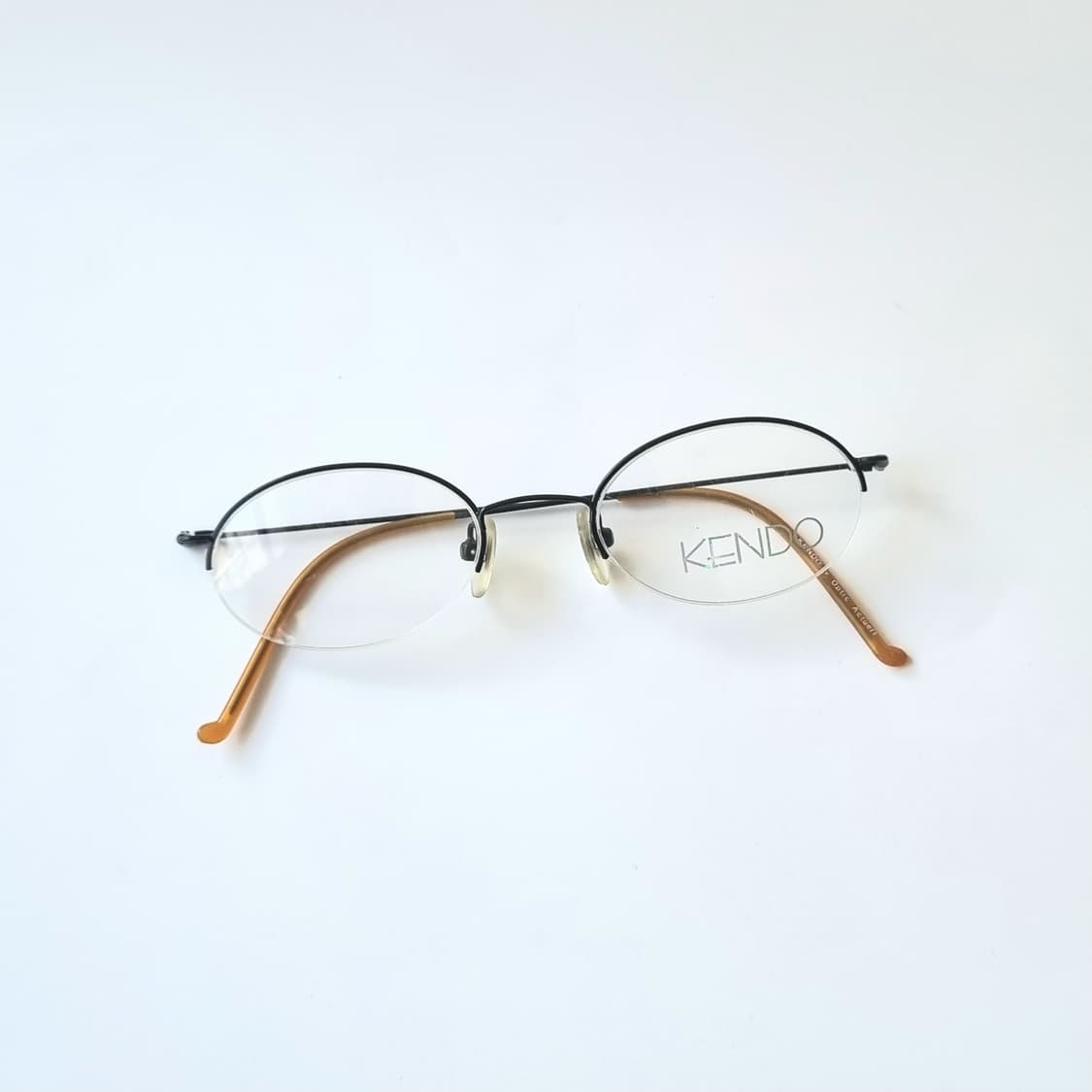 데드스탁 초경량 오벌형 반무테  안경테  568 상품이미지1