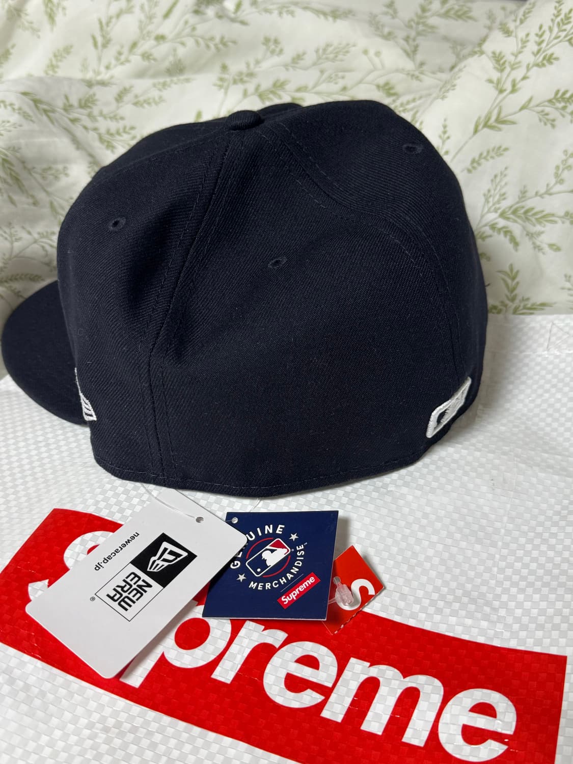 슈프림 X 뉴에라 모자 상품이미지3