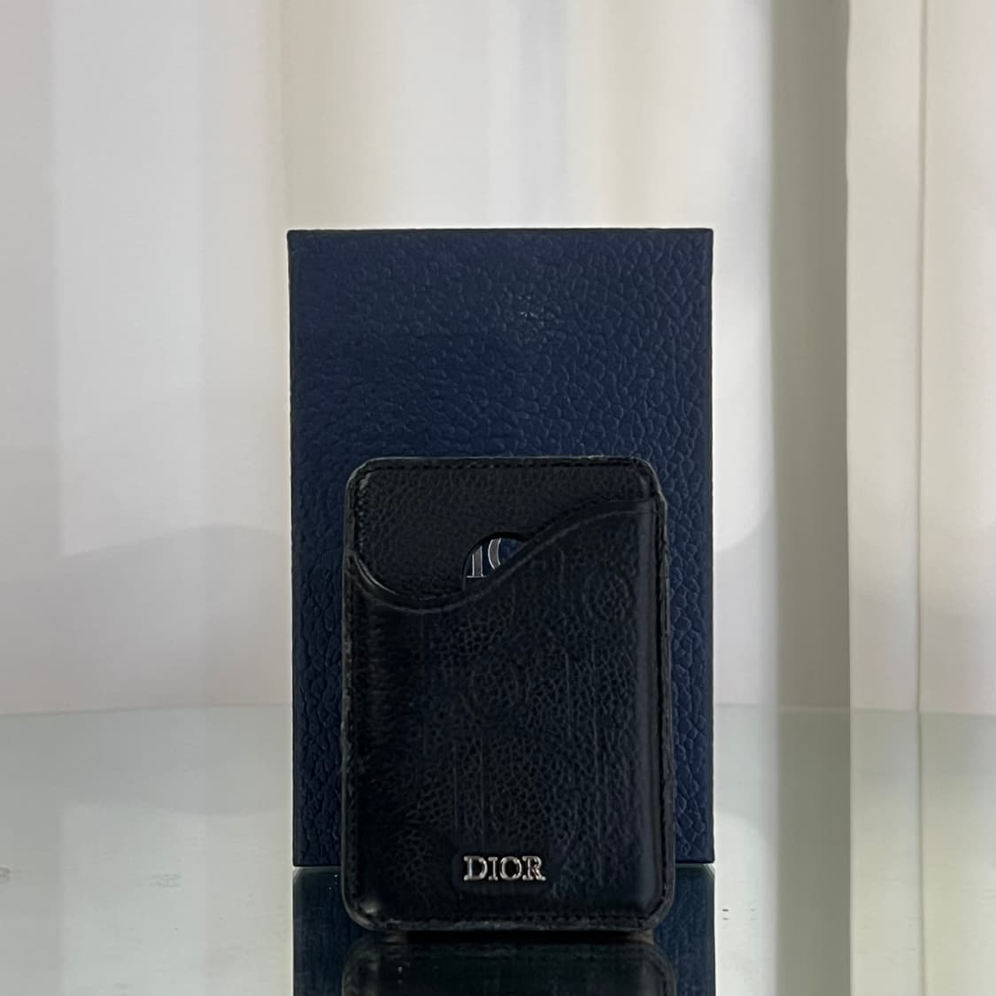 디올 그래피티 맥세이프 카드지갑 상품이미지1