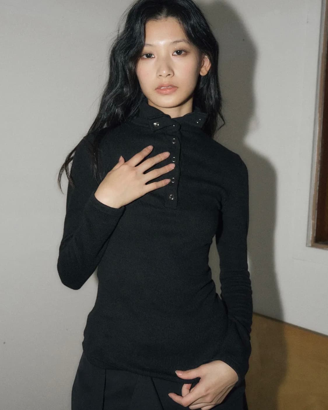 헬레네파리스 스냅 터틀넥 긴팔티 상품이미지1