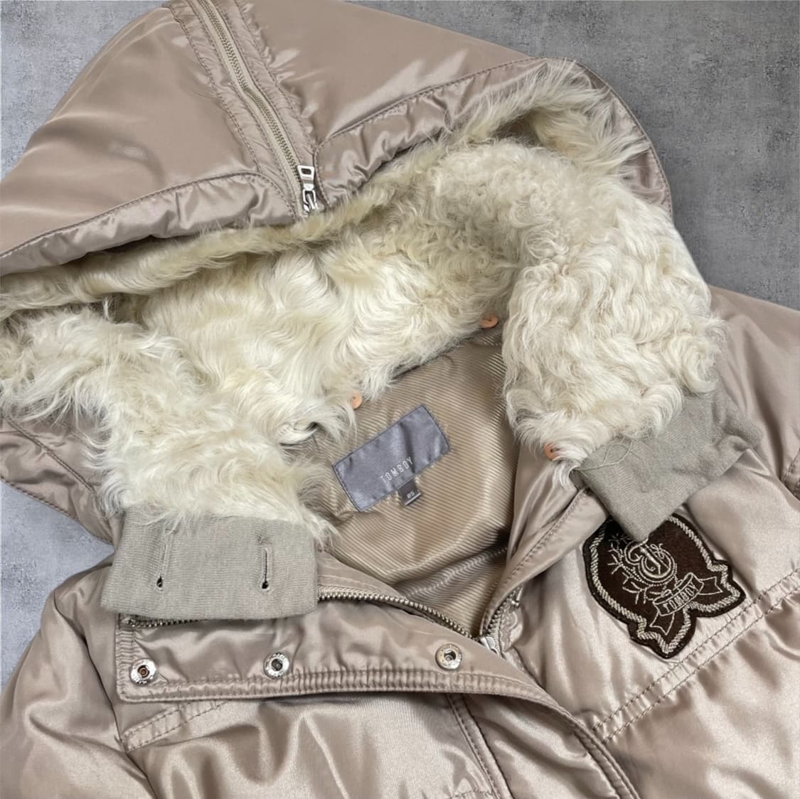 톰보이 Tomboy 골드베이지 후드 퍼 덕다운 숏패딩 85 상품이미지2