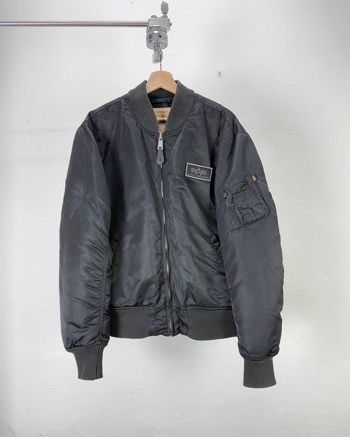 알파 인더스트리 블랙 벨크로 와펜 ma-1 자켓 상품이미지1