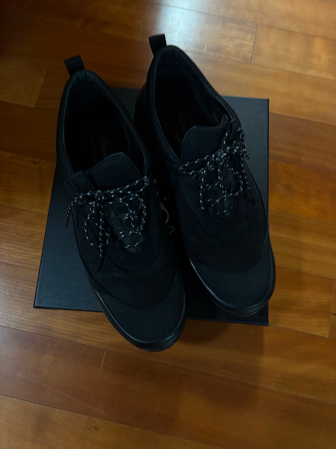 리본빛 x 아카이브앱크 스니커즈 380(250사이즈) 상품이미지2