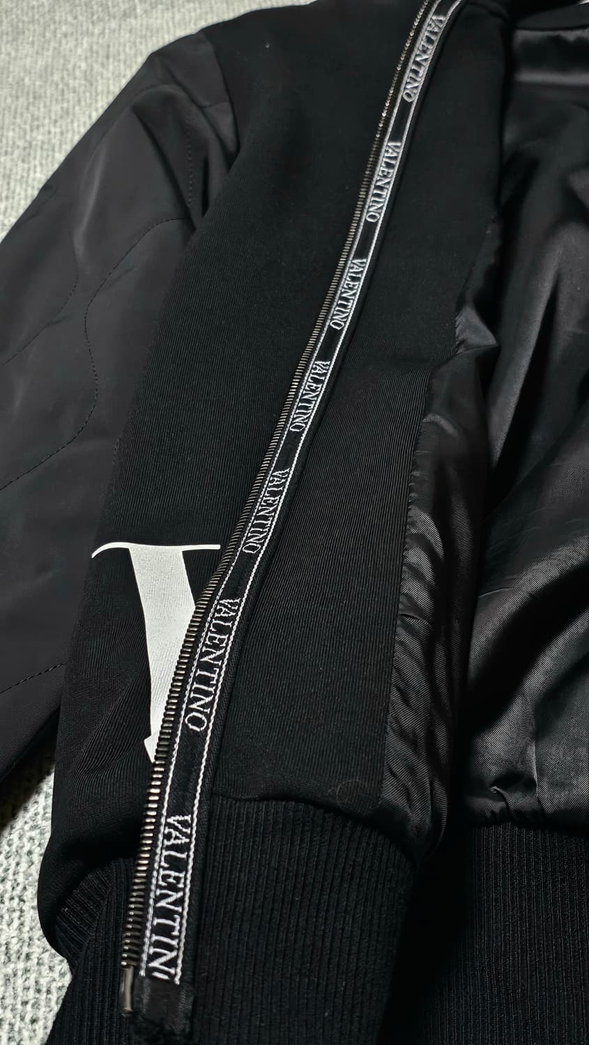 [M사이즈] 새상품급 발렌티노 VLTN 로고 봄버 자켓 상품이미지7