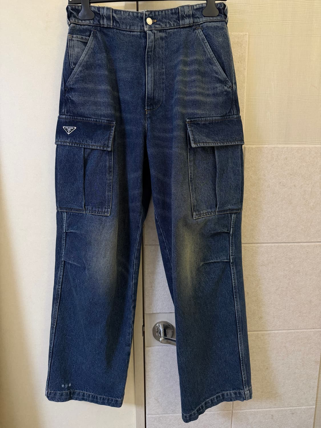 [국내 매장] 프라다 로고 데님 팬츠 (인보이스⭕️) 상품이미지5