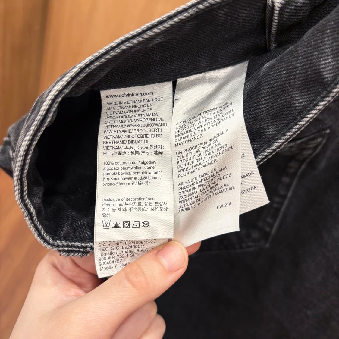 캘빈클라인 데님 팬츠 워치 포켓 밴딩 로고 백 포켓 디테일 레귤러핏 흑청 상품이미지8