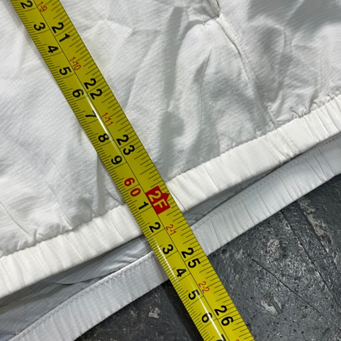 100 데상트 경량 바람막이  상품이미지6