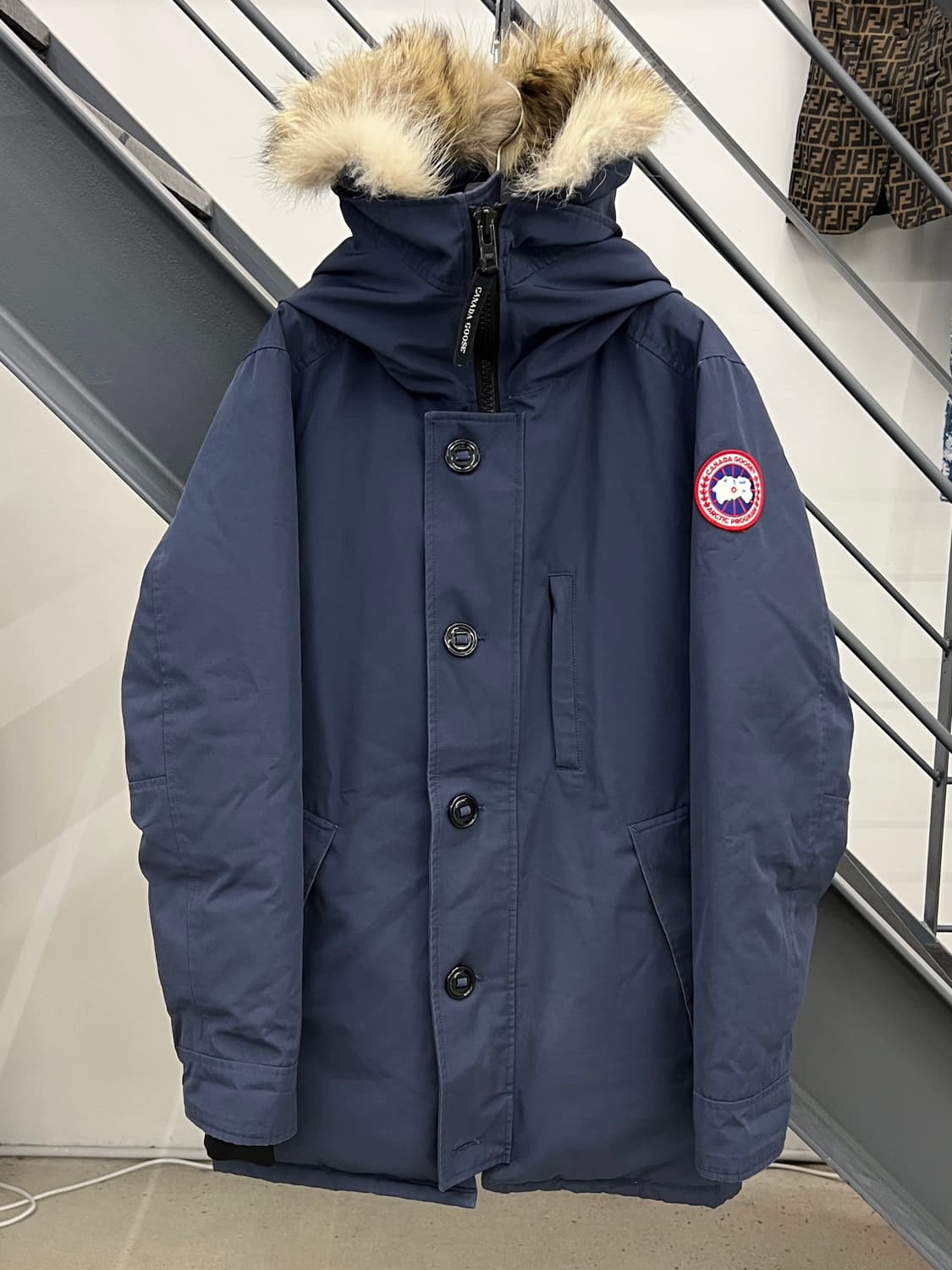 캐나다구스 네이비 샤토 파카 상품이미지1