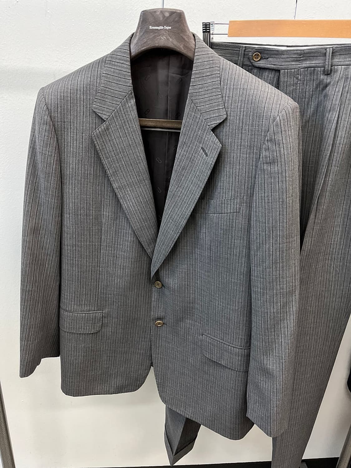 105,35) 크리스찬디올 스트라이프 슈트  상품이미지2