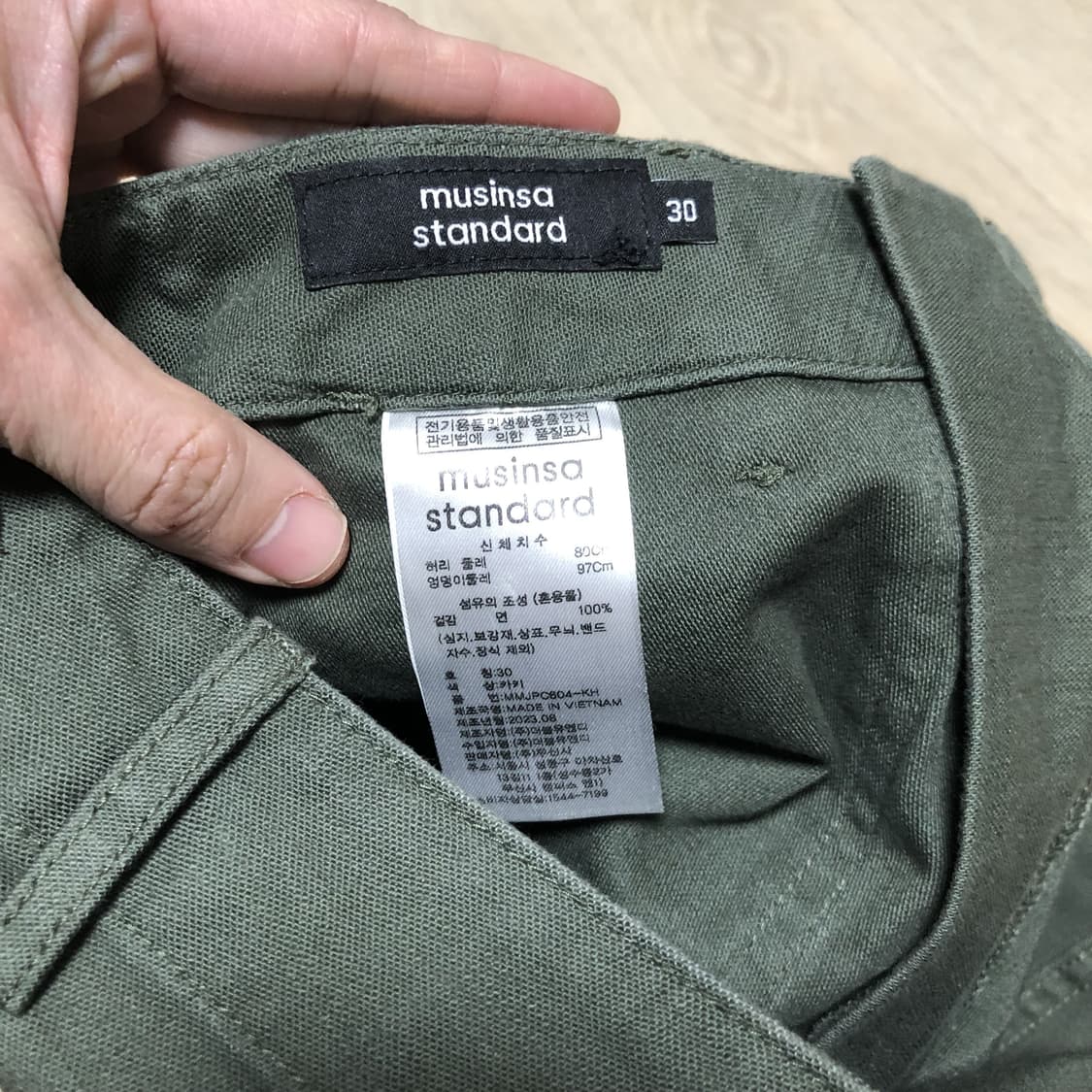 (30) 무신사 스탠다드 레플리카 백사틴 퍼티그 팬츠 카키 상품이미지5