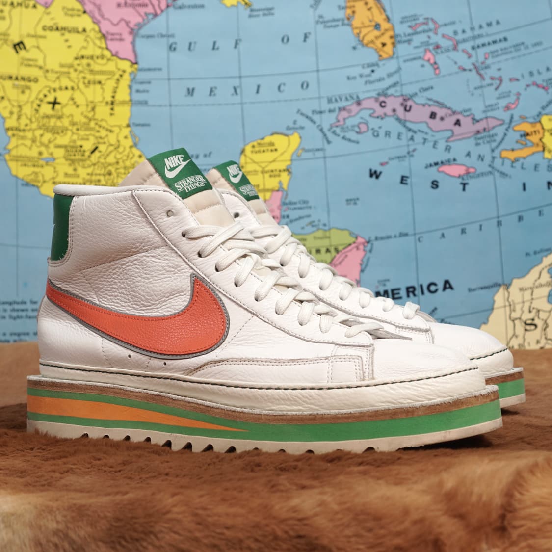 나이키 기묘한 이야기 커스텀 아웃솔 스니커즈 상품이미지3