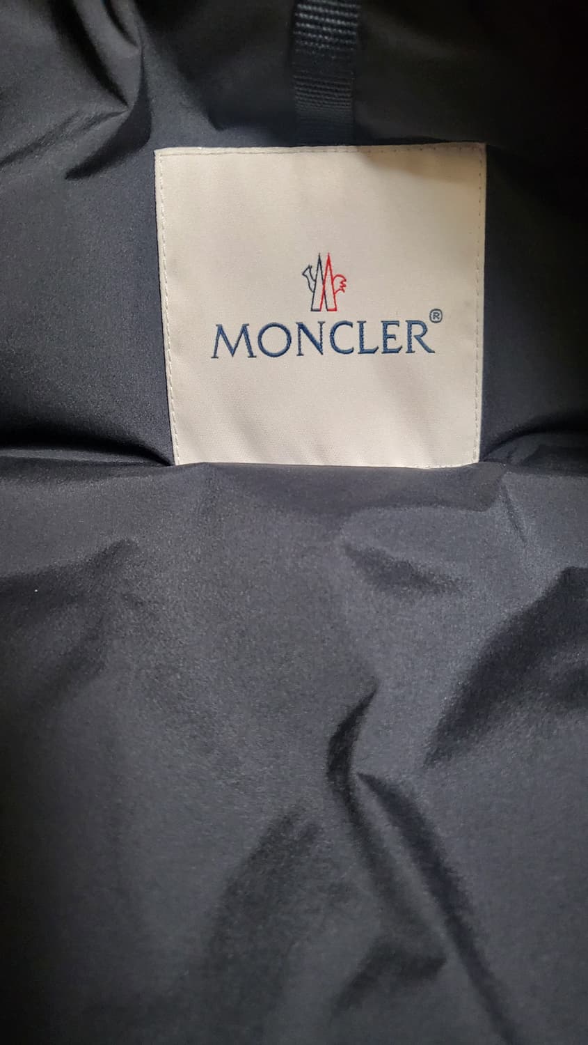 몽클레어 쇼커트 경량패딩 남성 다운자켓 판매 상품이미지4