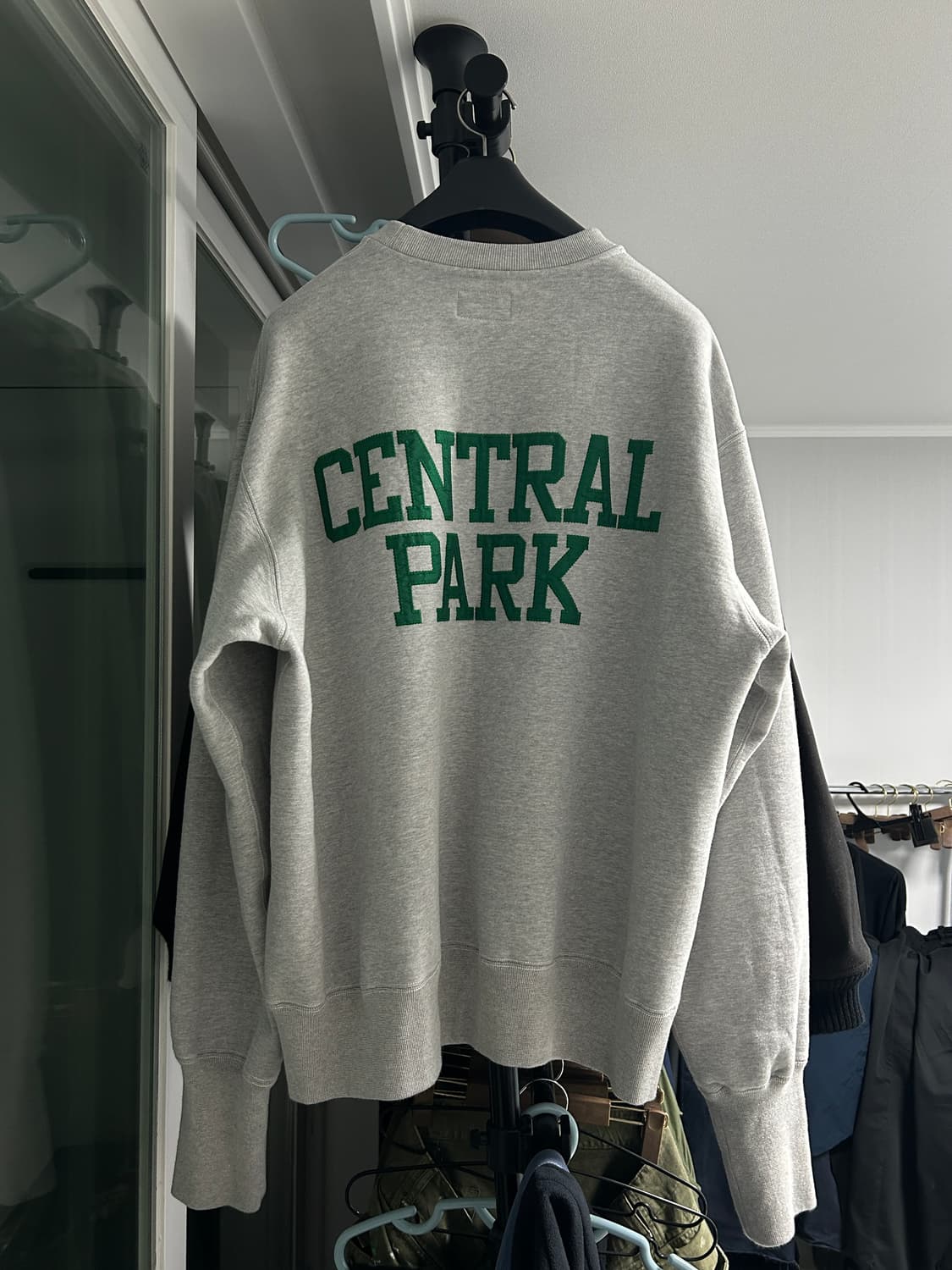 언라이클리 스웻셔츠 상품이미지3