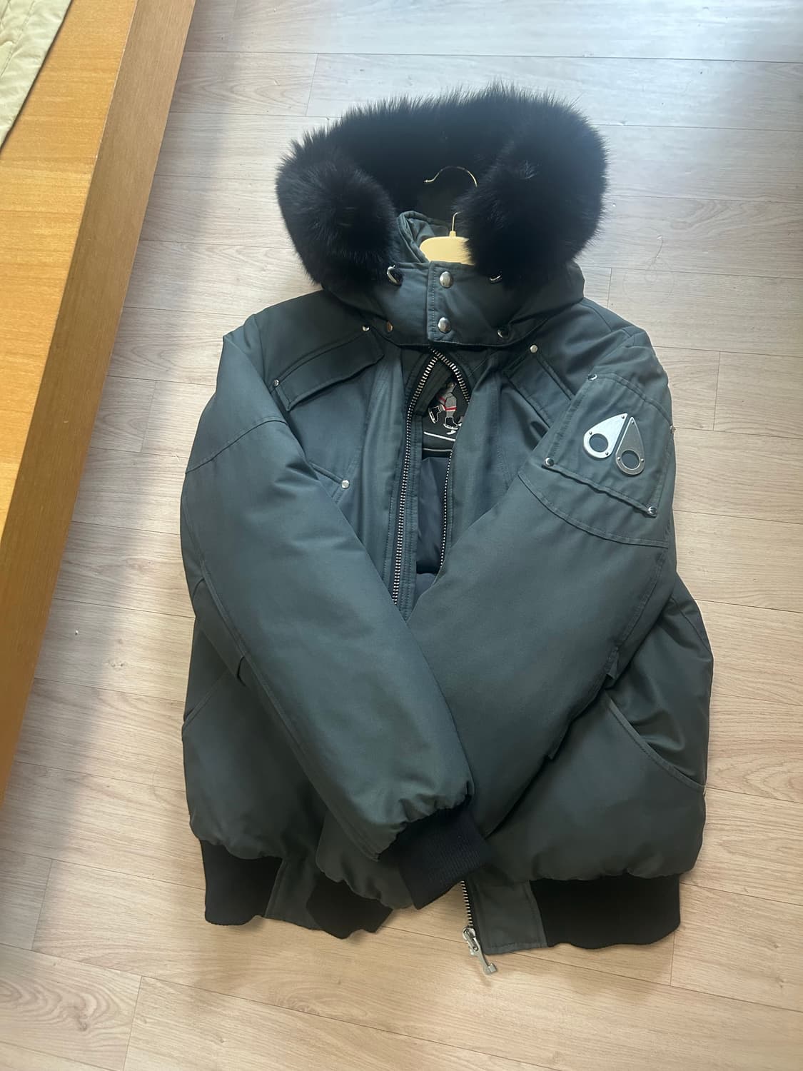 무스너클 발리스틱 카키색 블랙퍼 남성 패딩 M 상품이미지1
