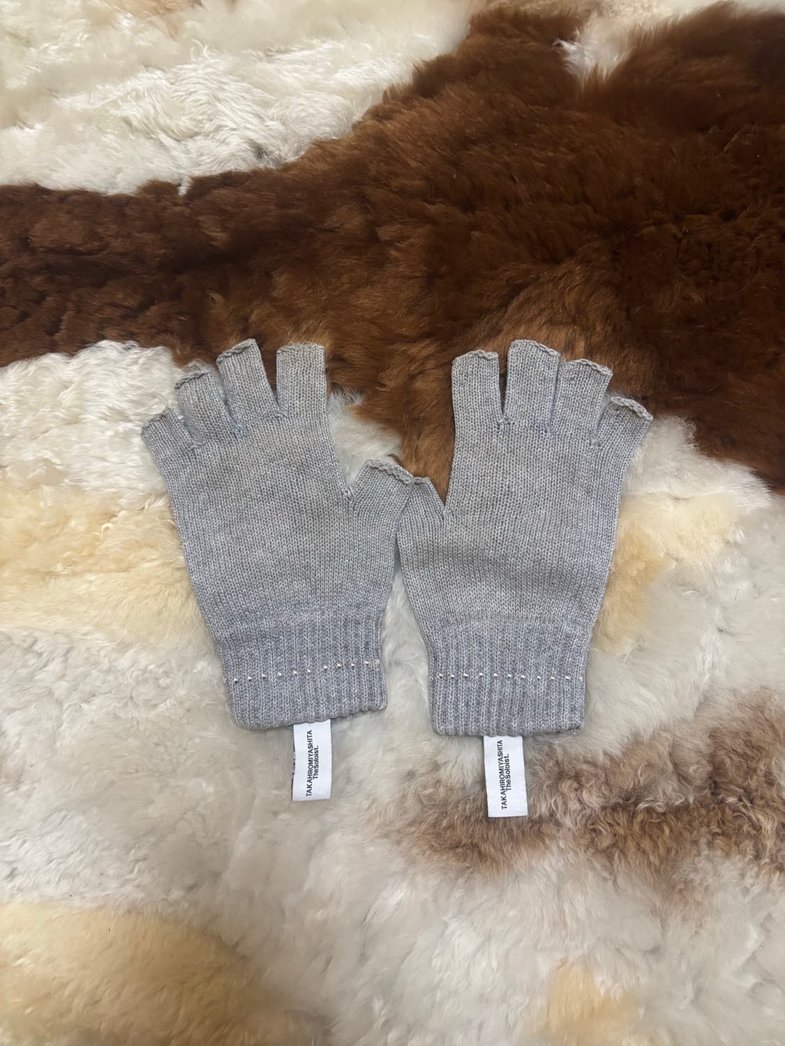 솔로이스트 핑거리스 스터드 장갑 상품이미지1