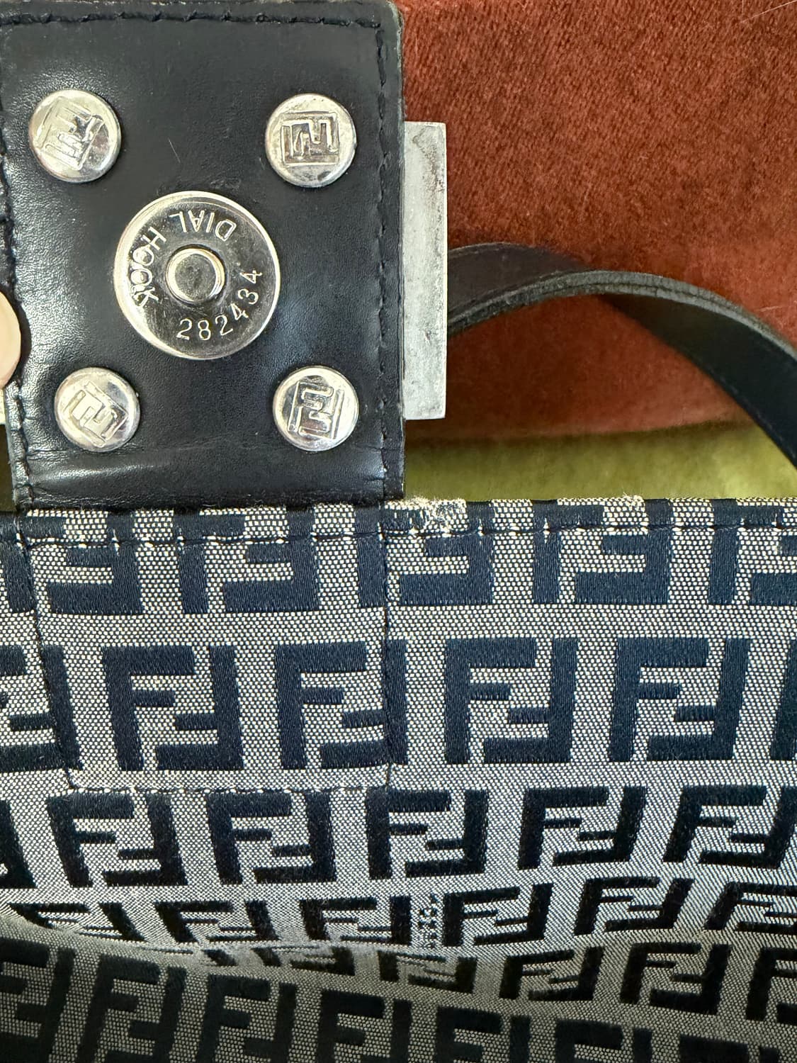 펜디 정품 올드 숄더백 상품이미지3