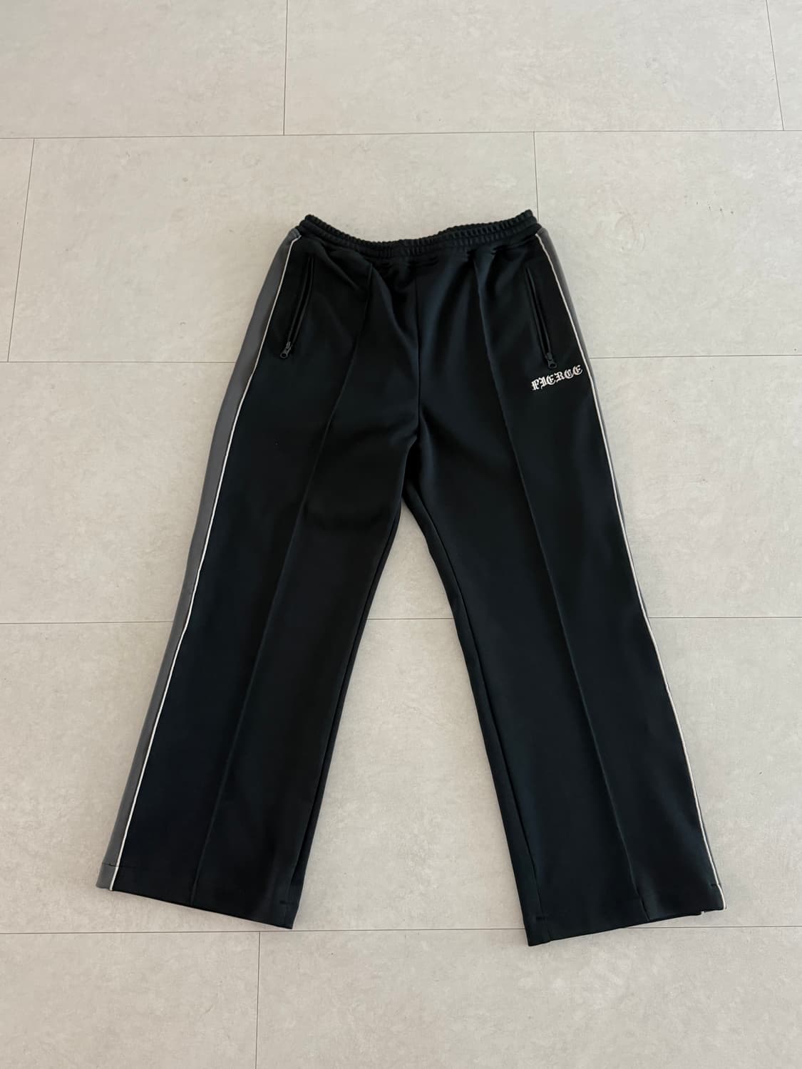 피어스 트랙팬츠 블랙 XL 사이즈  3회착 미만 상품이미지1