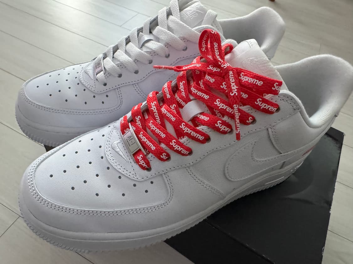 나이키 에어포스 1 로우 SP 슈프림 흰색 250mm 판매합니다 상품이미지1