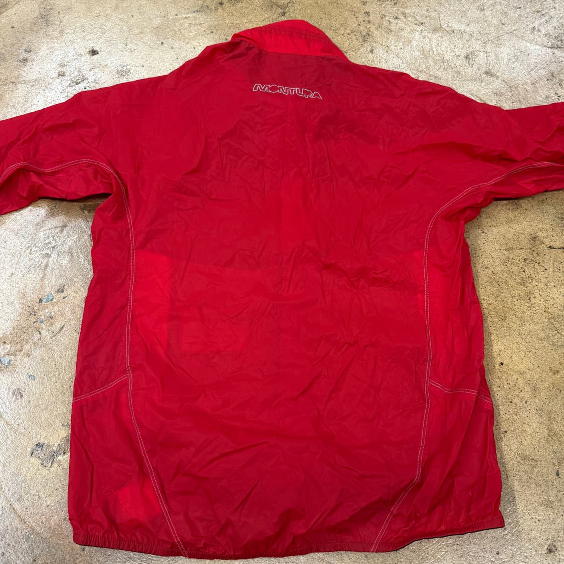 [정품] 몬츄라 바람막이 자켓 레드 b8 상품이미지4