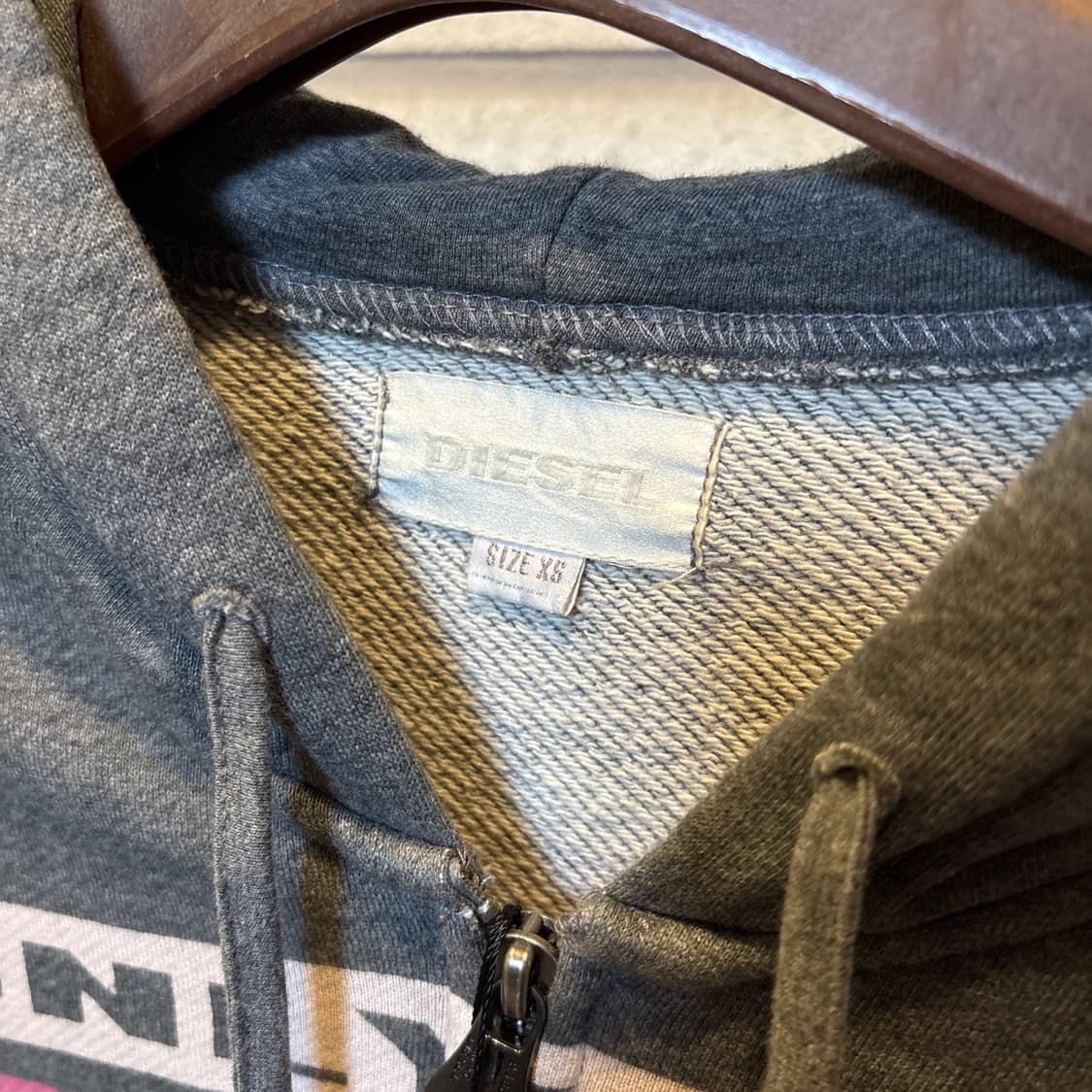 디젤 Y2K 롱바디 후드집업 브레이브 그래픽 디테일 그레이 상품이미지6