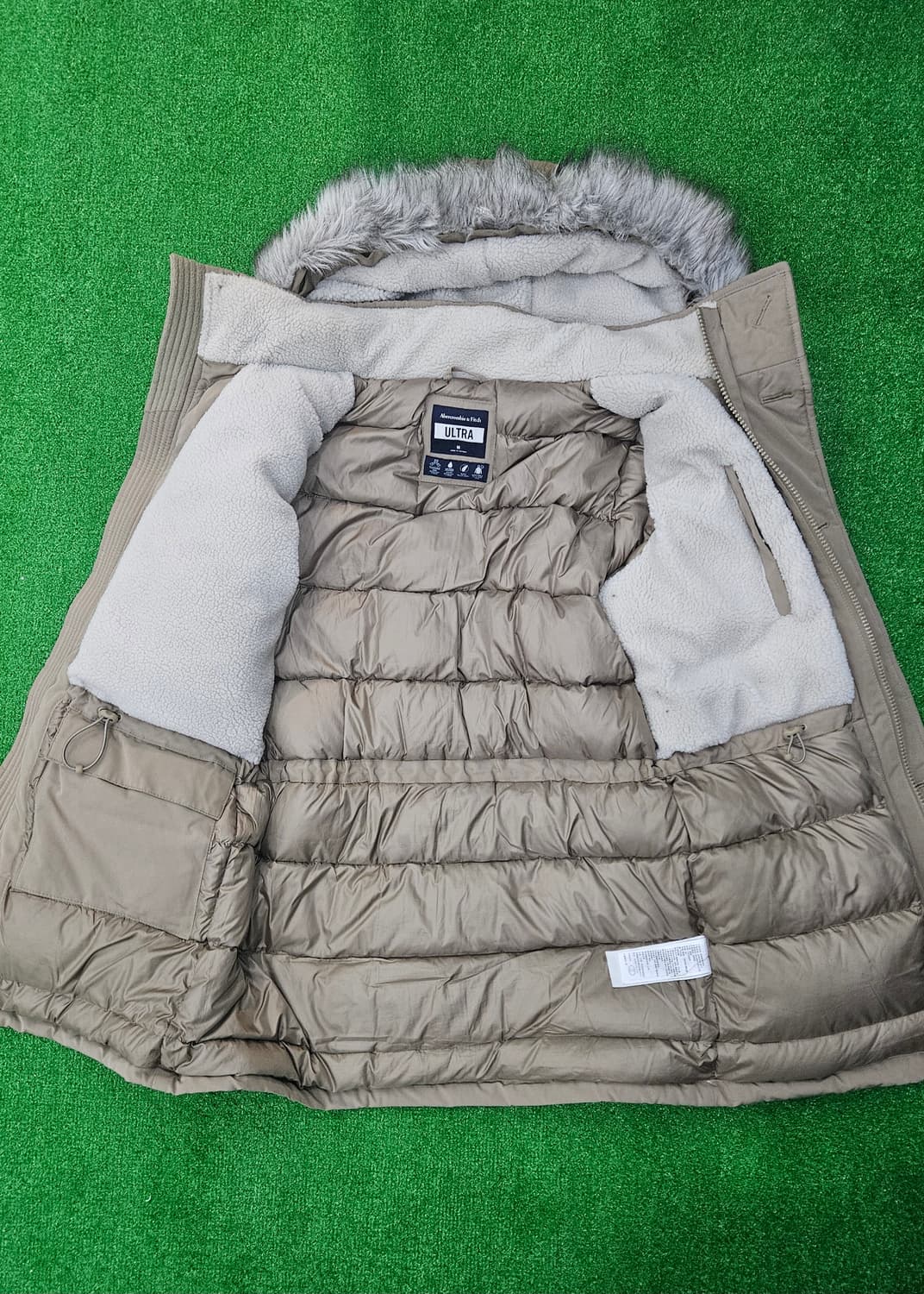 Abercrombie & Fitch 덕다운 패딩 M 상품이미지3