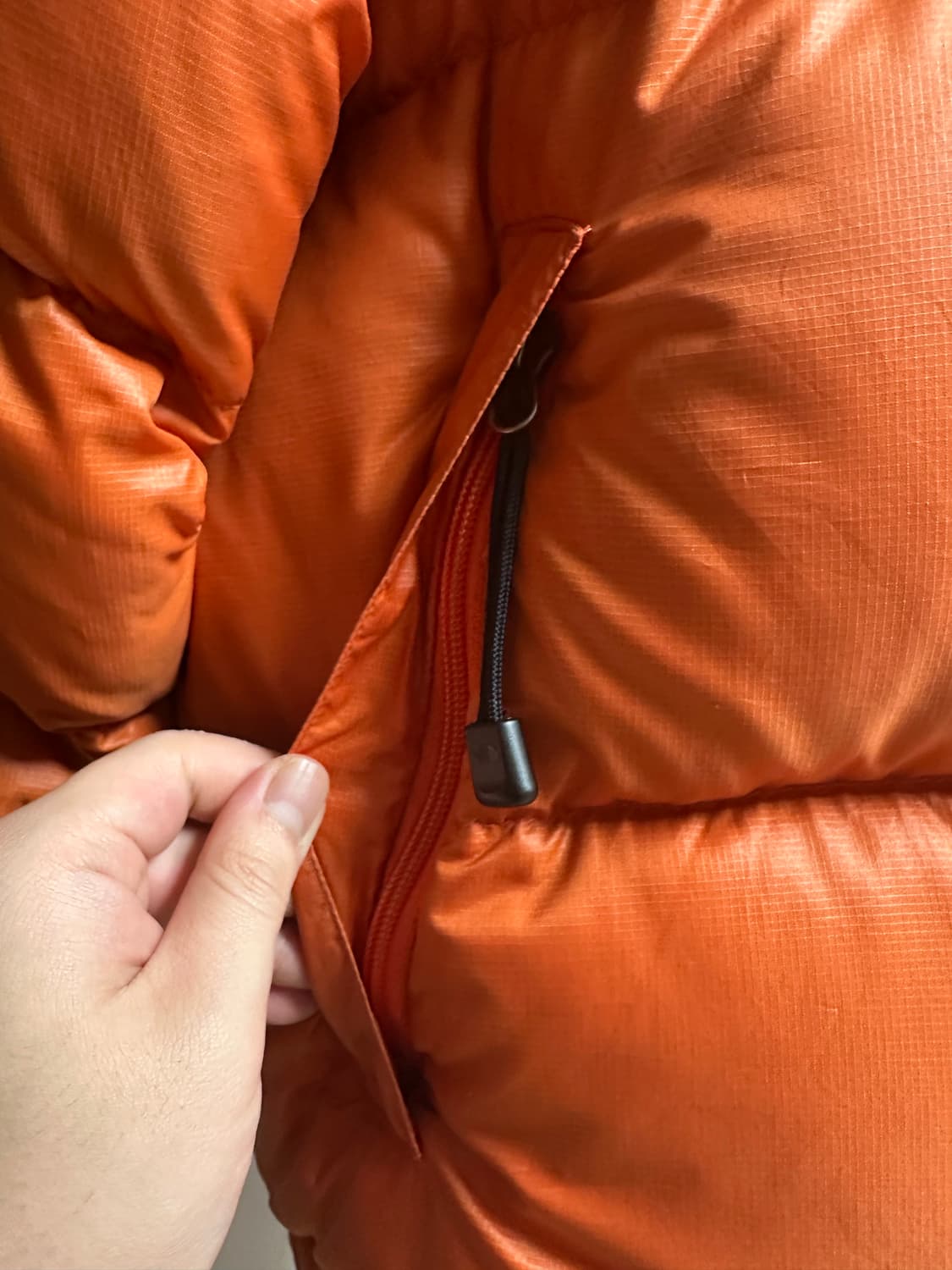 NORTHFACE 노스페이스 주황 오렌지 중앙 로고 눕시 패딩 상품이미지5