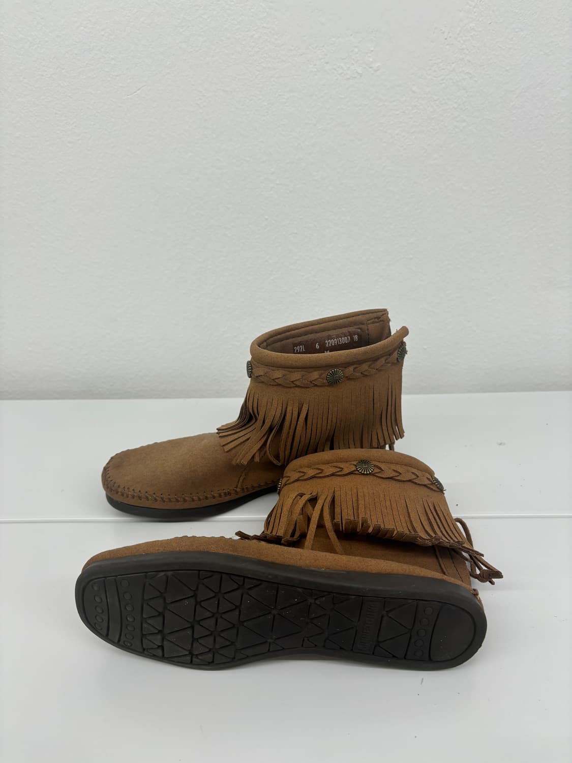 Minnetonka 프린지 부츠 스웨이드 상품이미지4