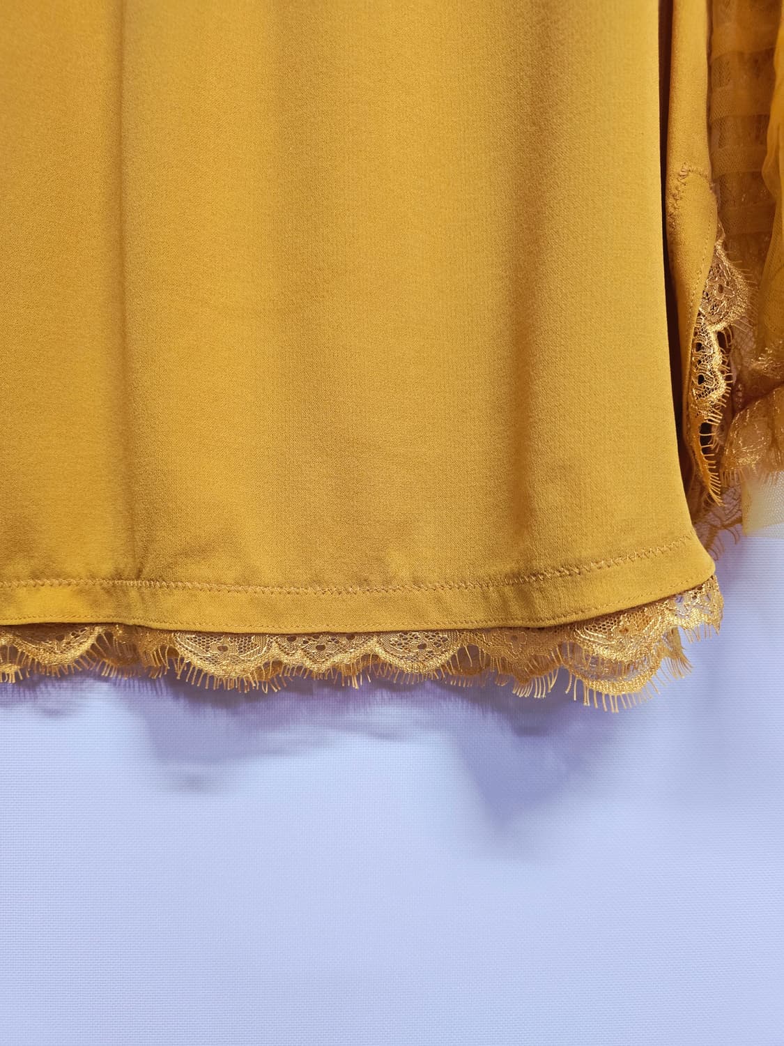 한섬 마인 레이스 펀칭 시스루 블라우스 상품이미지3