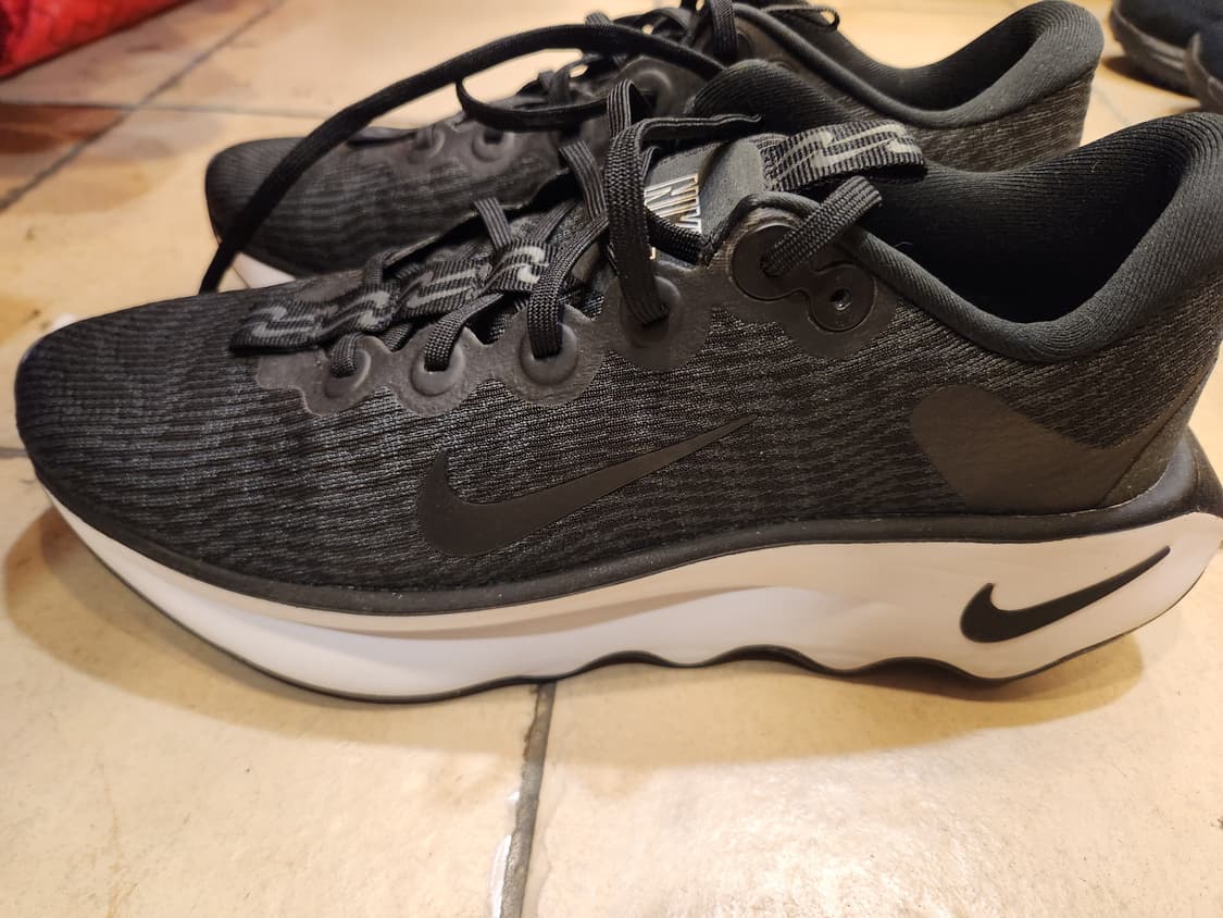 나이키 모티바 블랙 290 상품이미지1