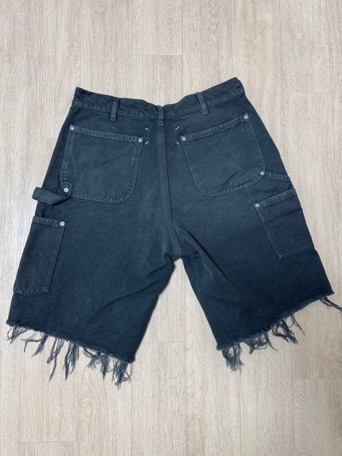 MAISON MARGIELA Distressed Shorts 28 상품이미지6