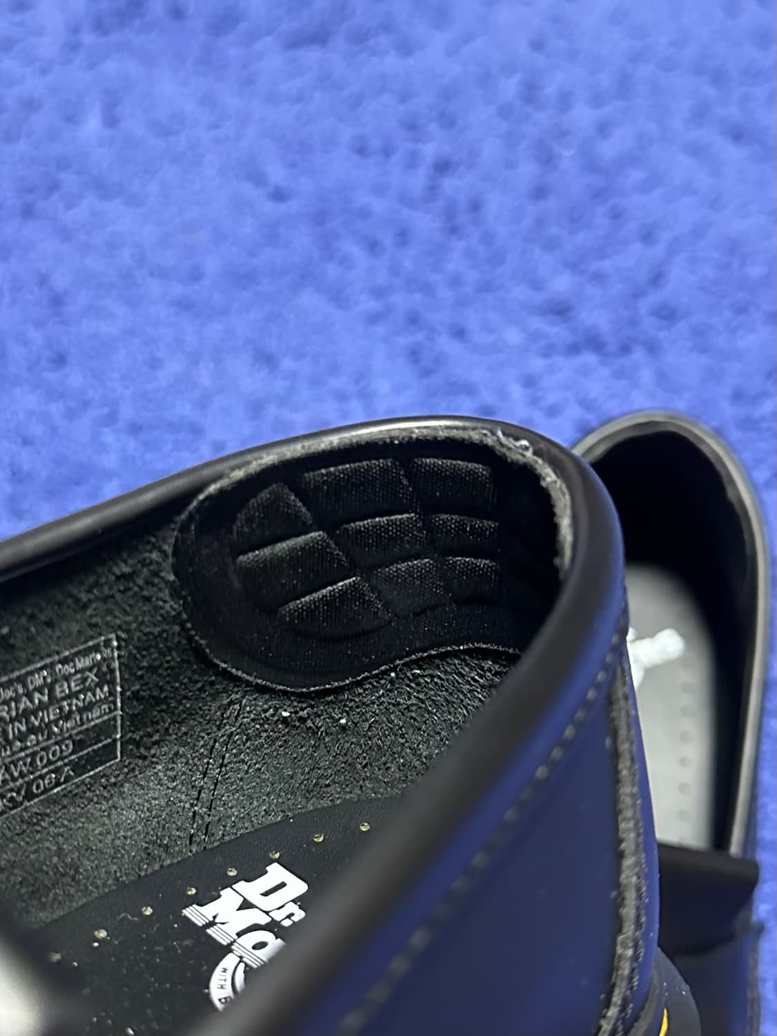 닥터마틴 아드리안 벡스 스무스 레더 테슬 로퍼 블랙 상품이미지8