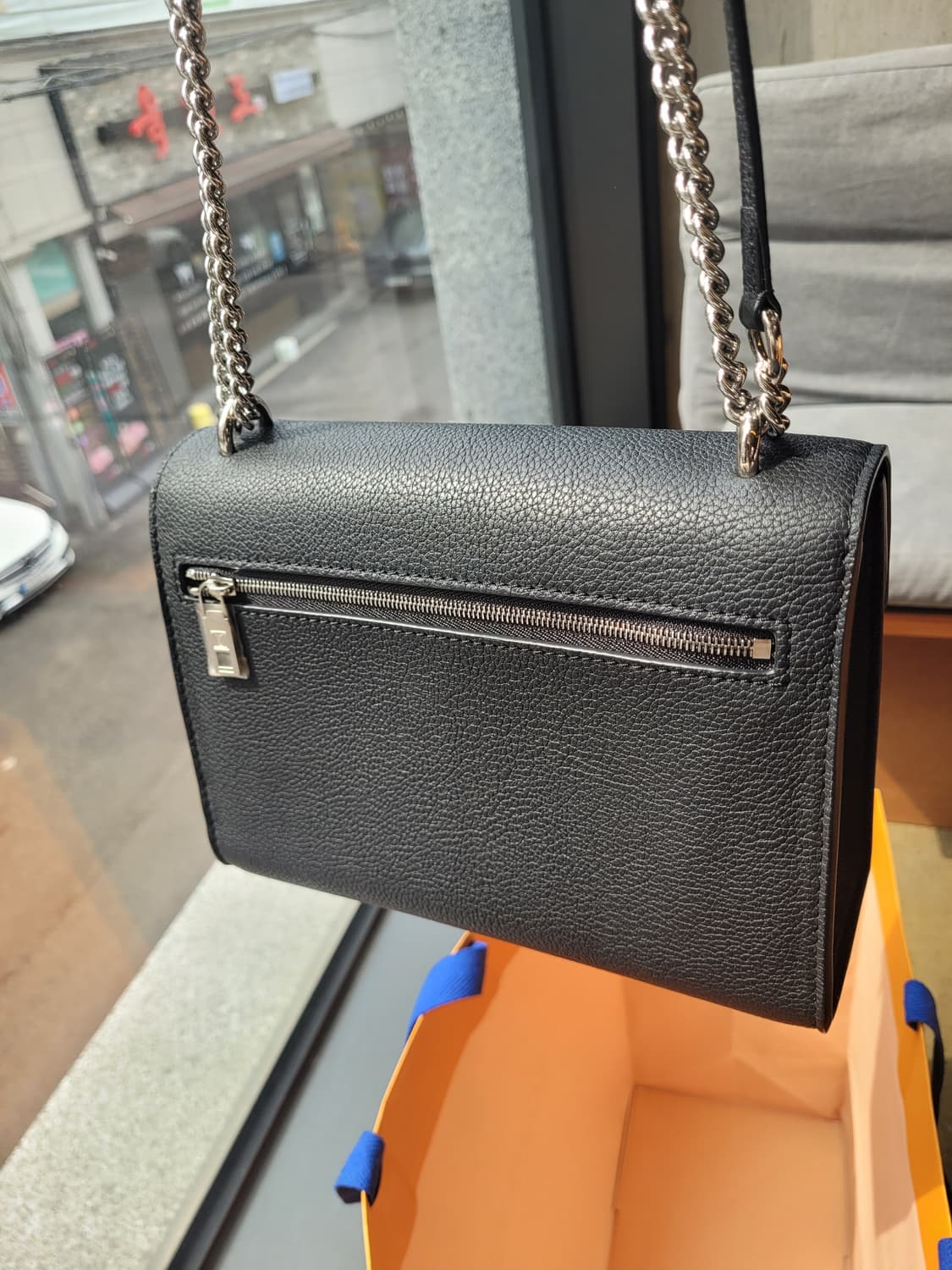 루이비통 마이락미 체인백 블랙 상품이미지3