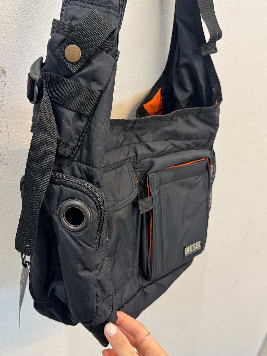 Diesel Black Messenger Bag 상품이미지4