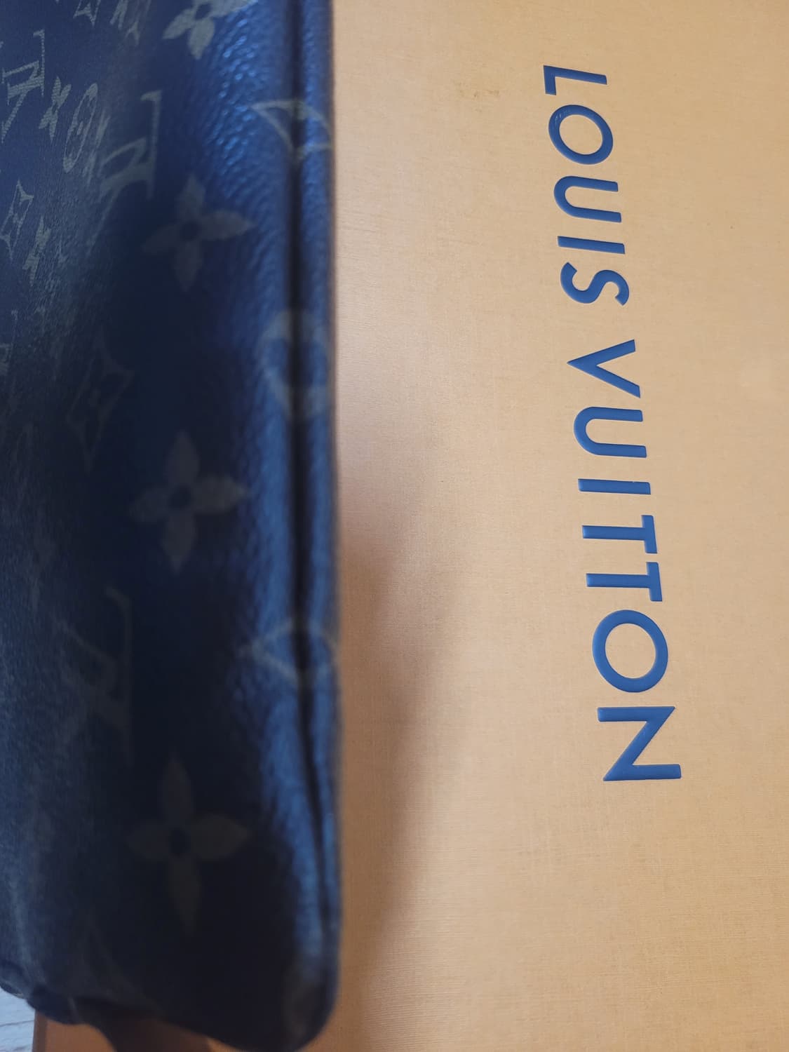 루이비통 에띠 보야쥬 클러치 상품이미지4