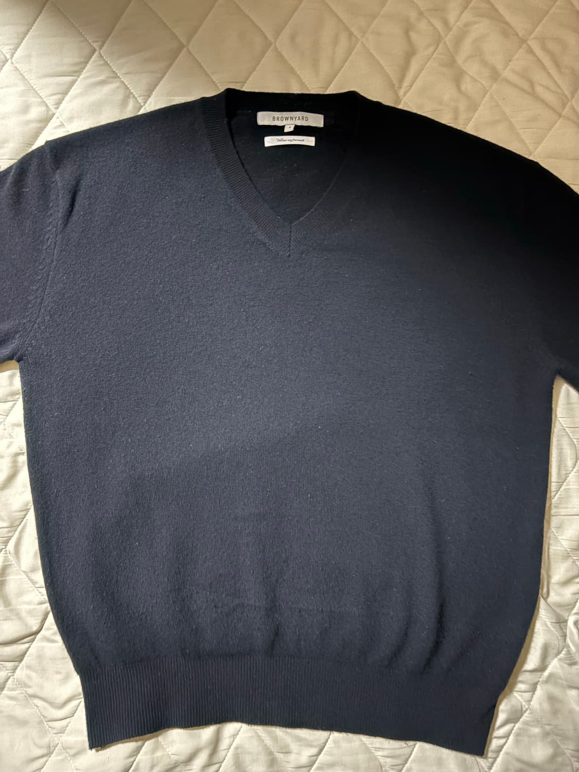 [4] 브라운야드 엑스트라 슈퍼 파인 브이넥 니트(블랙) 상품이미지3