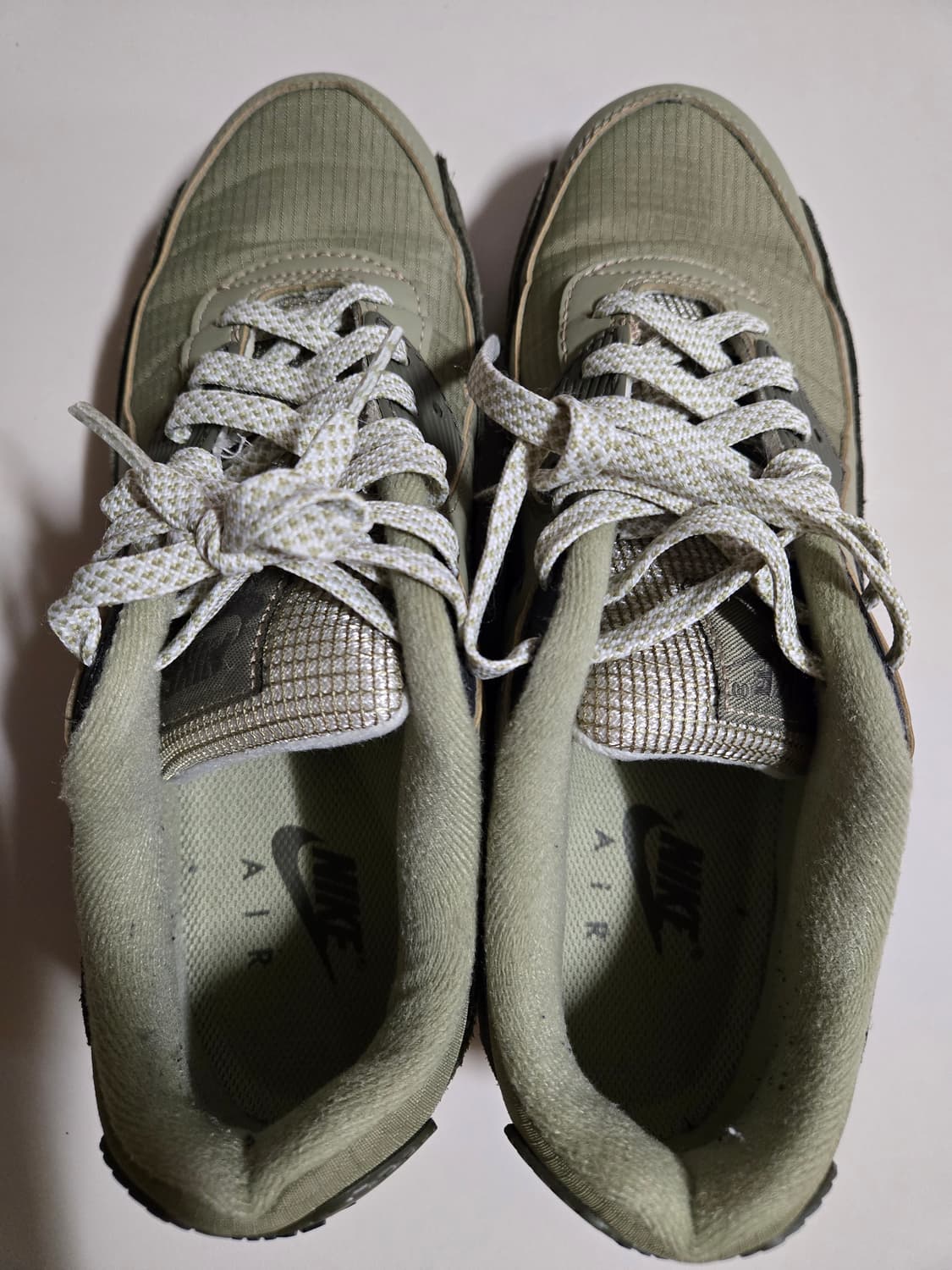 나이키 에어맥스 90 뉴트럴 올리브 미디움 올리브 상품이미지5