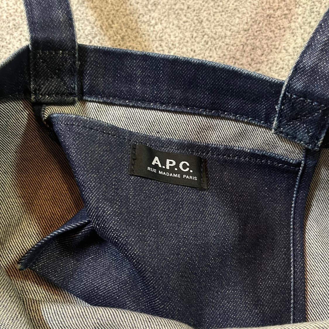 A.P.C. 아페쎄 빅로고 데님 토트백 상품이미지5