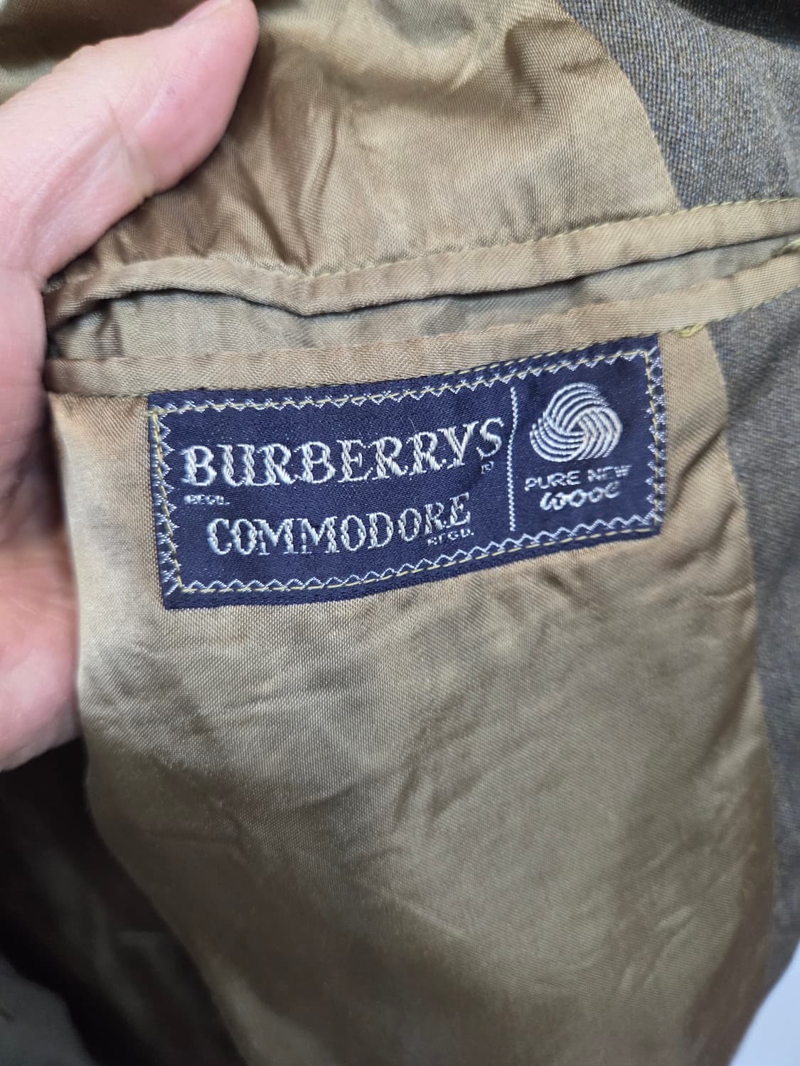 버버리 올드스쿨 싱글코트 남성 대락 95 오버핏  상품이미지4