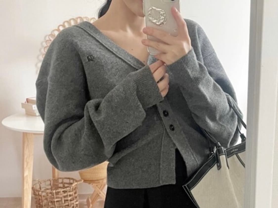 ) 다이애그널 라운드 실루엣 울 가디건 다크 그레이 상품이미지3