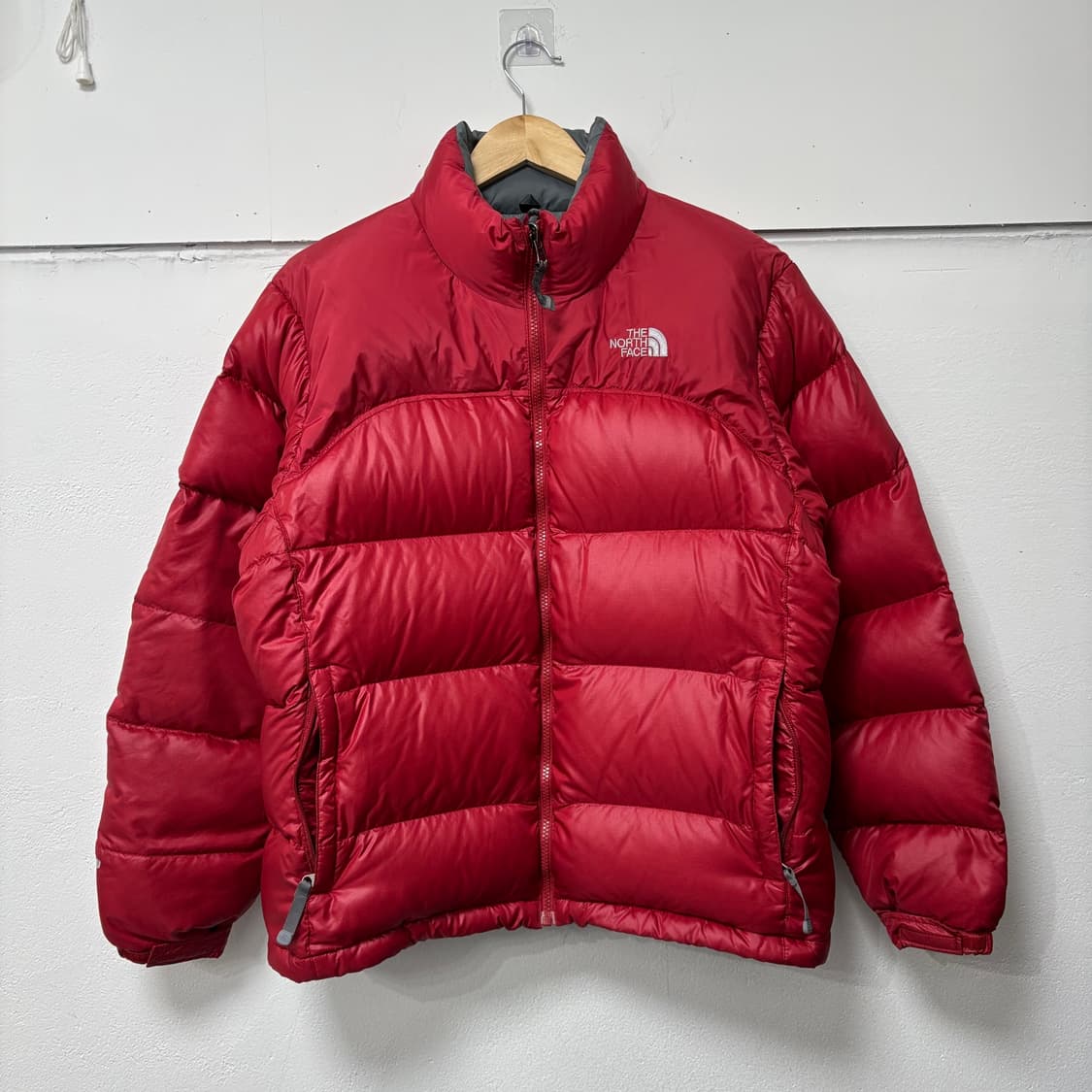 노스페이스 레드 눕시 패딩 상품이미지1