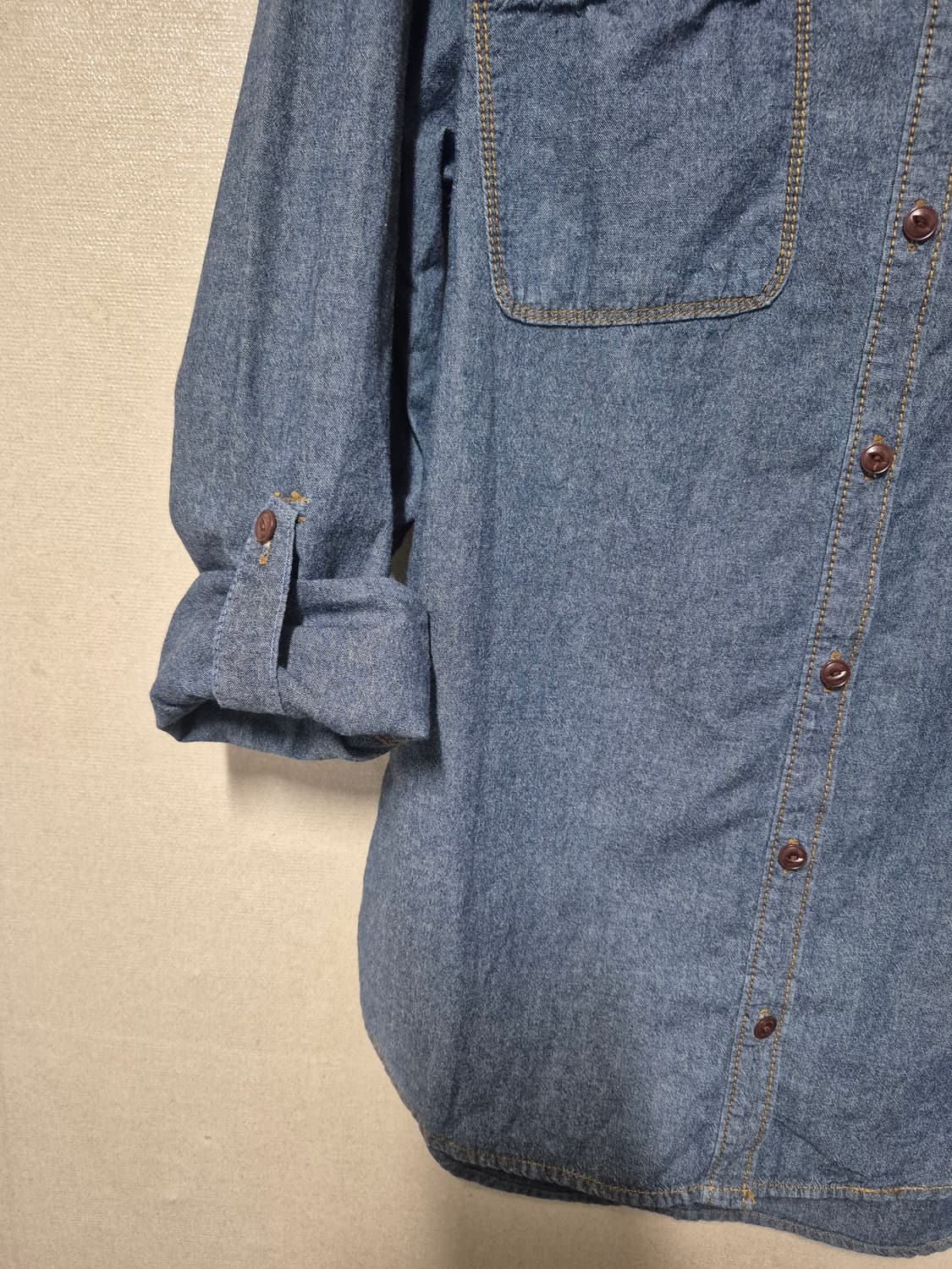 써스데이아일랜드 소매롤업 롱 데님셔츠 상품이미지4