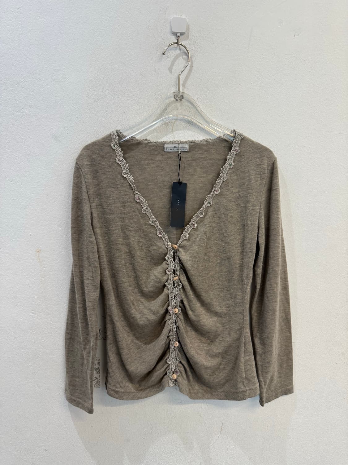 Lune moire beige V-neck lace cardigan  상품이미지1