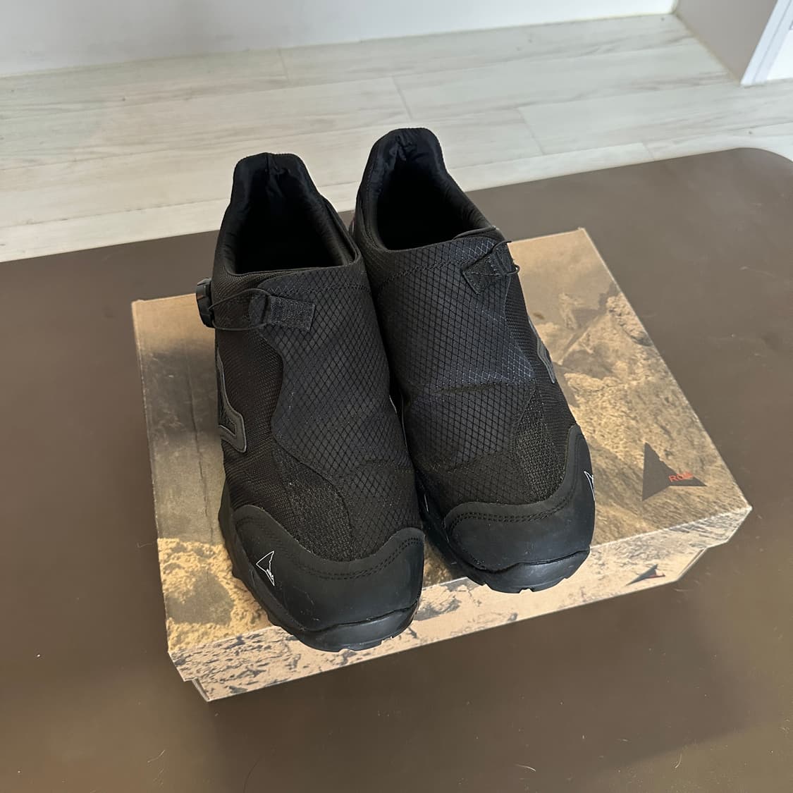 로아 하이킹 미나르 사이즈 43 실착 5회 미만 상태 좋음 상품이미지3