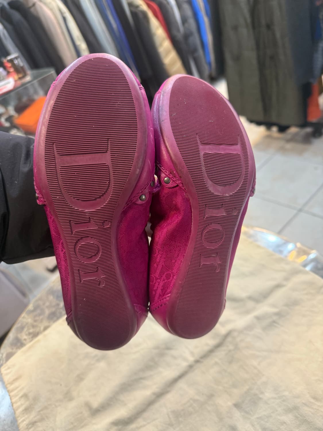 37/240 정품 디올 스터드 장식 발레 플랫슈즈 팝니다 상품이미지7