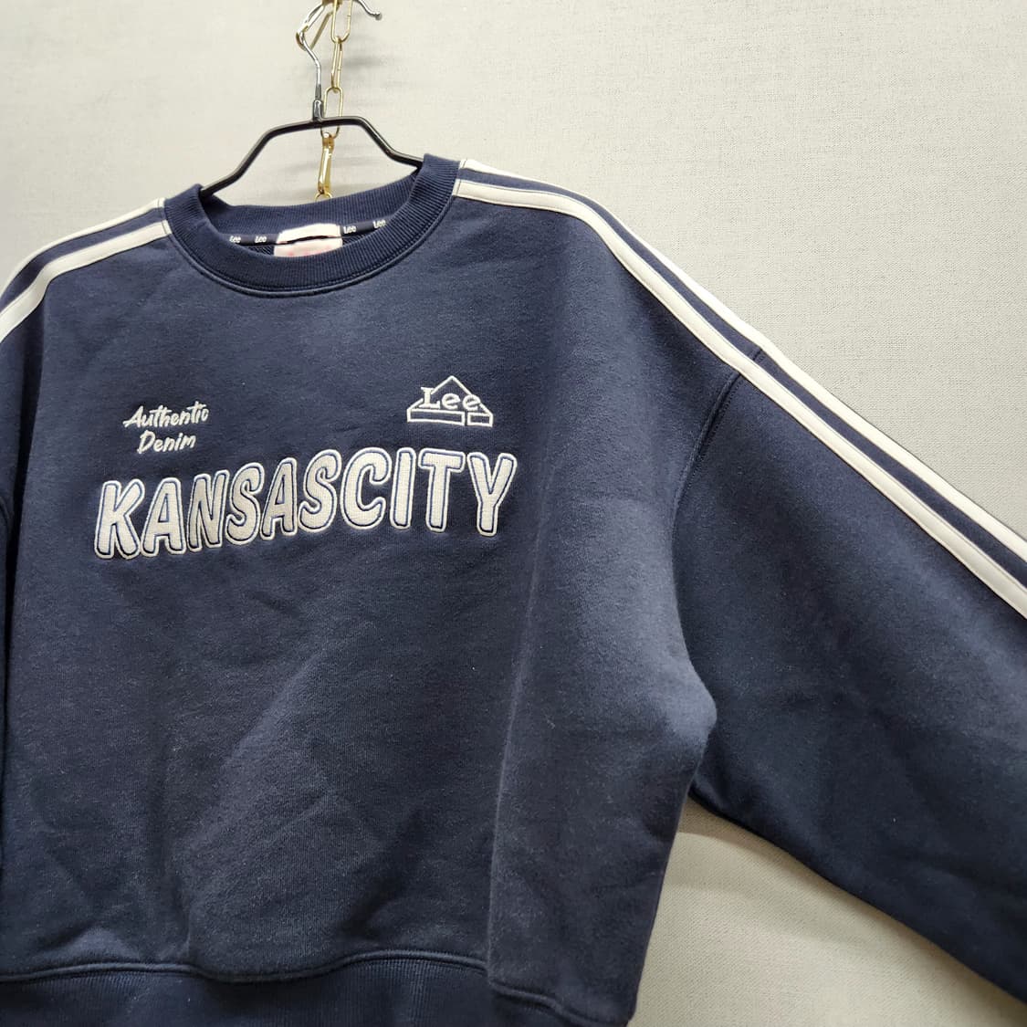Lee 캔자스시트 사이드라인 크롭 맨투맨 S(L) 상품이미지3