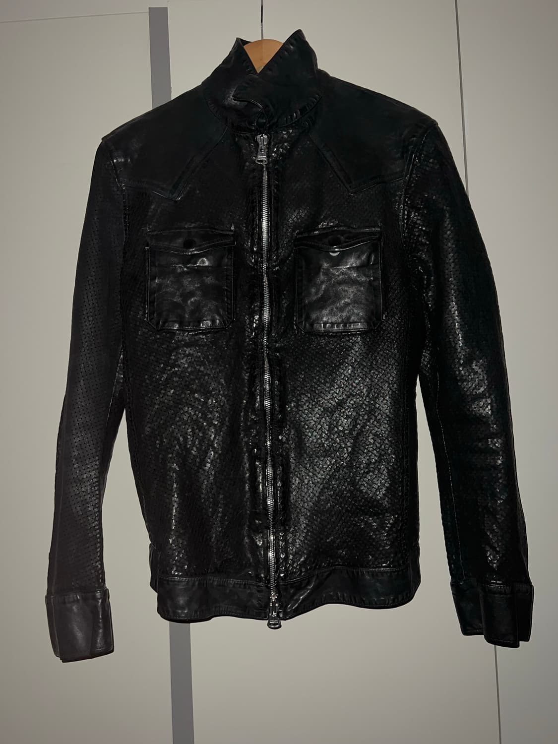 이사무 카타야마 백래쉬 폴리쉬 캥거루 스킨 펀칭 레더 자켓 상품이미지2