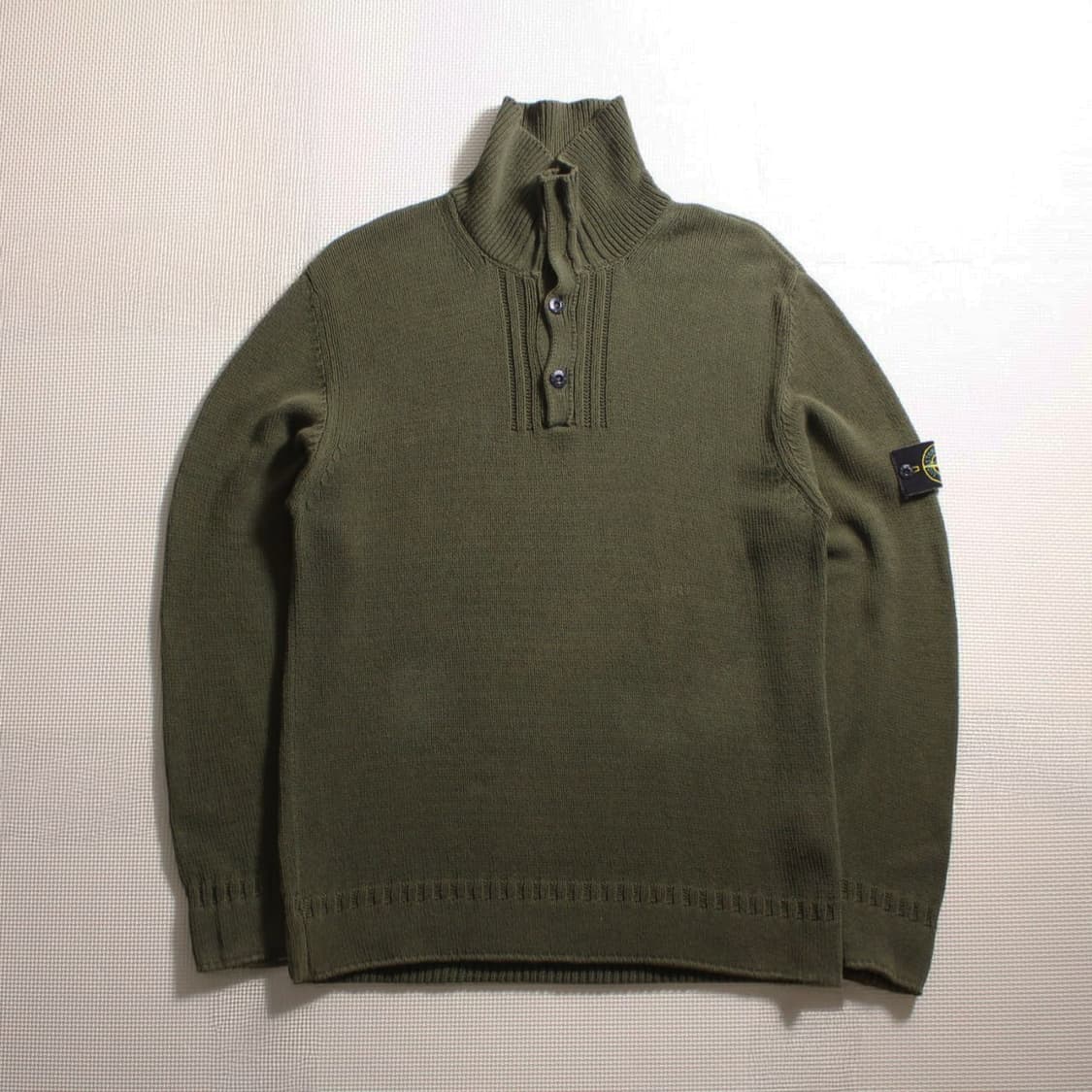 Stone lsland 스톤아일랜드 클래식 올리브 하프넥 니트 상품이미지2