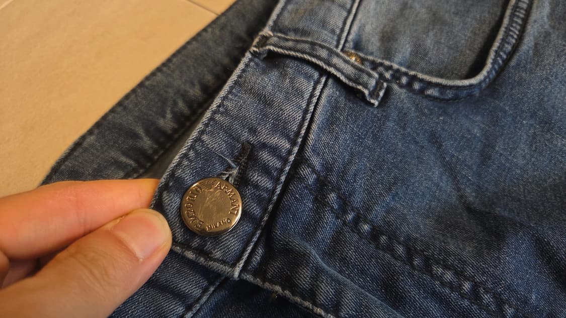 엠포리오 아르마니 레귤러핏 컴포트 트윌 데님 상품이미지2