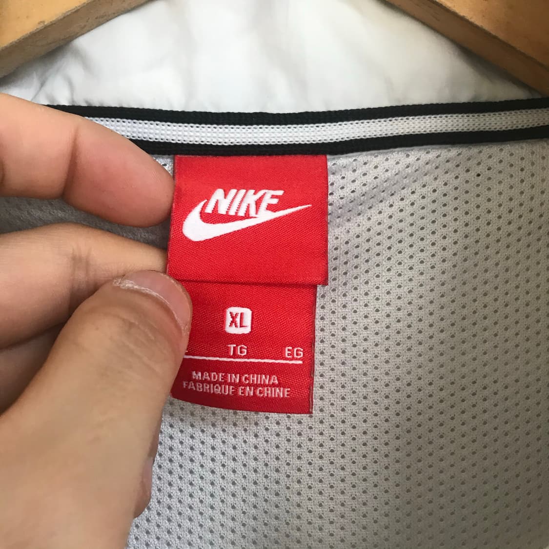 나이키 윈드브레이커 흰색 빅로고 아노락 바막 상품이미지3